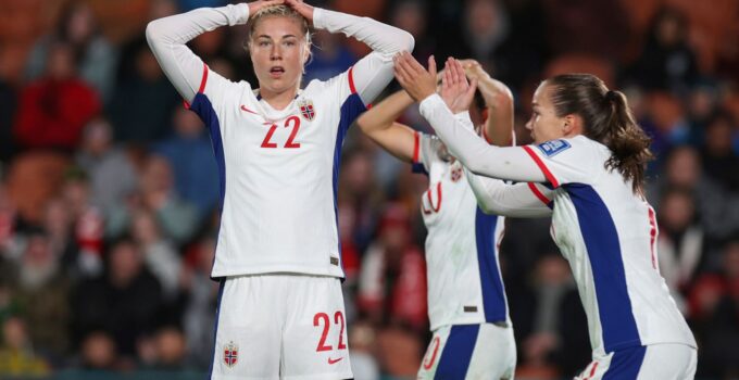 Thụy Sĩ 0-0 Na Uy: Nhà cựu vô địch World Cup bị cầm hòa vô ích khi chìm xuống cuối bảng A